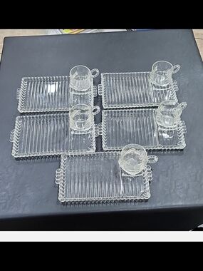 VINTAGE HAZEL-ATLAS 'SIP, SNACK, AND SMOKE' GLASS SNACK SET